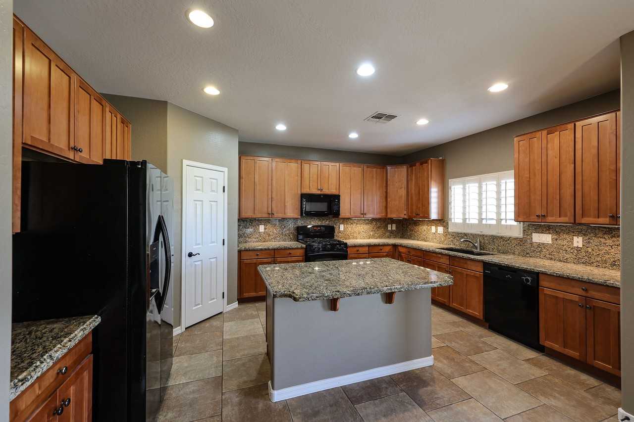 26462 N 165th Dr - Photo 3 of 46