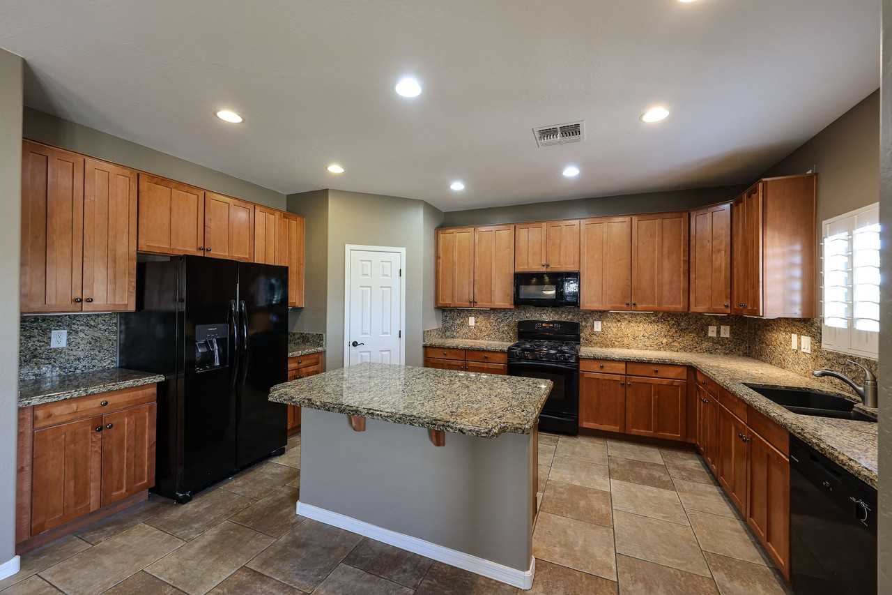 26462 N 165th Dr - Photo 4 of 46
