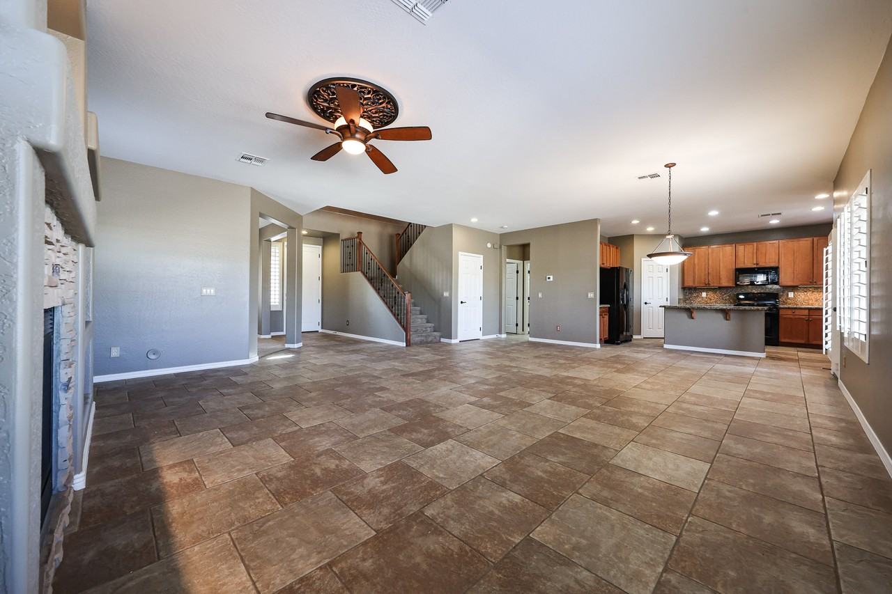 26462 N 165th Dr - Photo 7 of 46