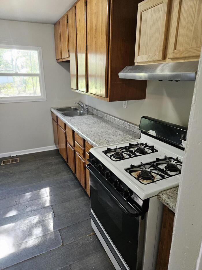 2939 W 10th Ave - Photo 4 of 11