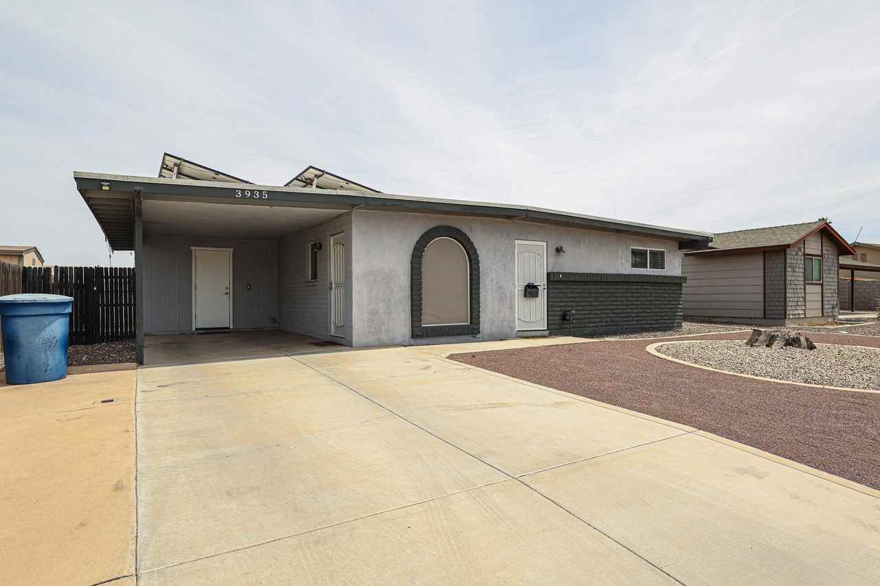 3935 S Beck Ave - Photo 3 of 27