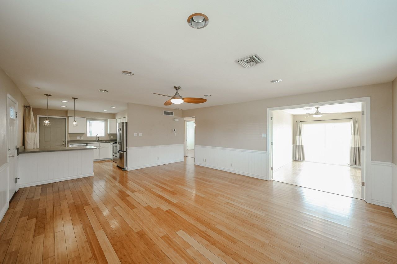3935 S Beck Ave - Photo 5 of 27