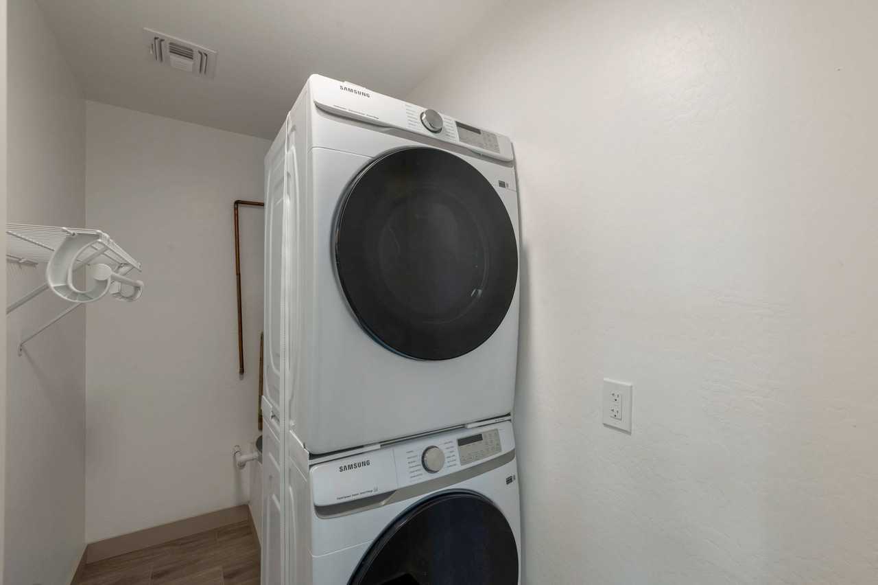 801 E 2nd St #B - Photo 6 of 15
