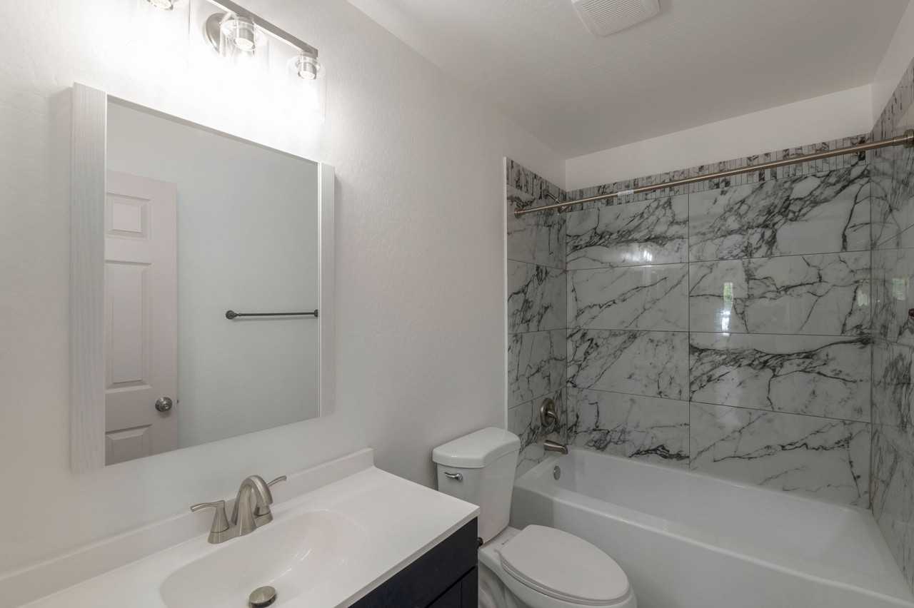 801 E 2nd St #B - Photo 7 of 15