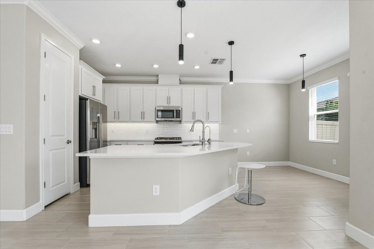 4664 Lagona Ln - Photo 2 of 50