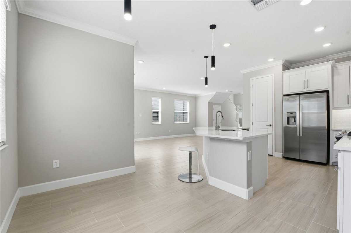 4664 Lagona Ln - Photo 4 of 50