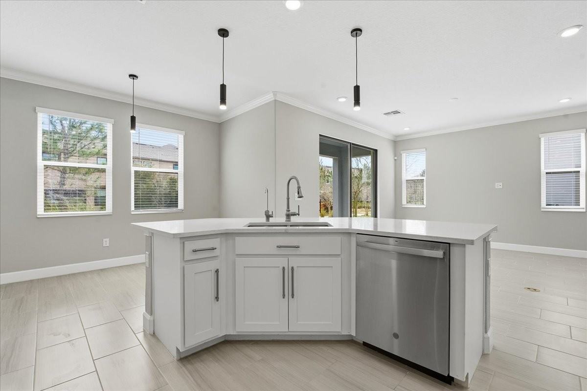 4664 Lagona Ln - Photo 7 of 50