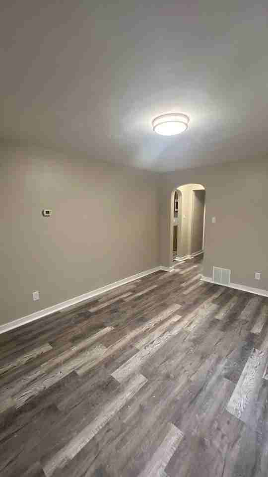 523 Orchard St - Photo 2 of 14