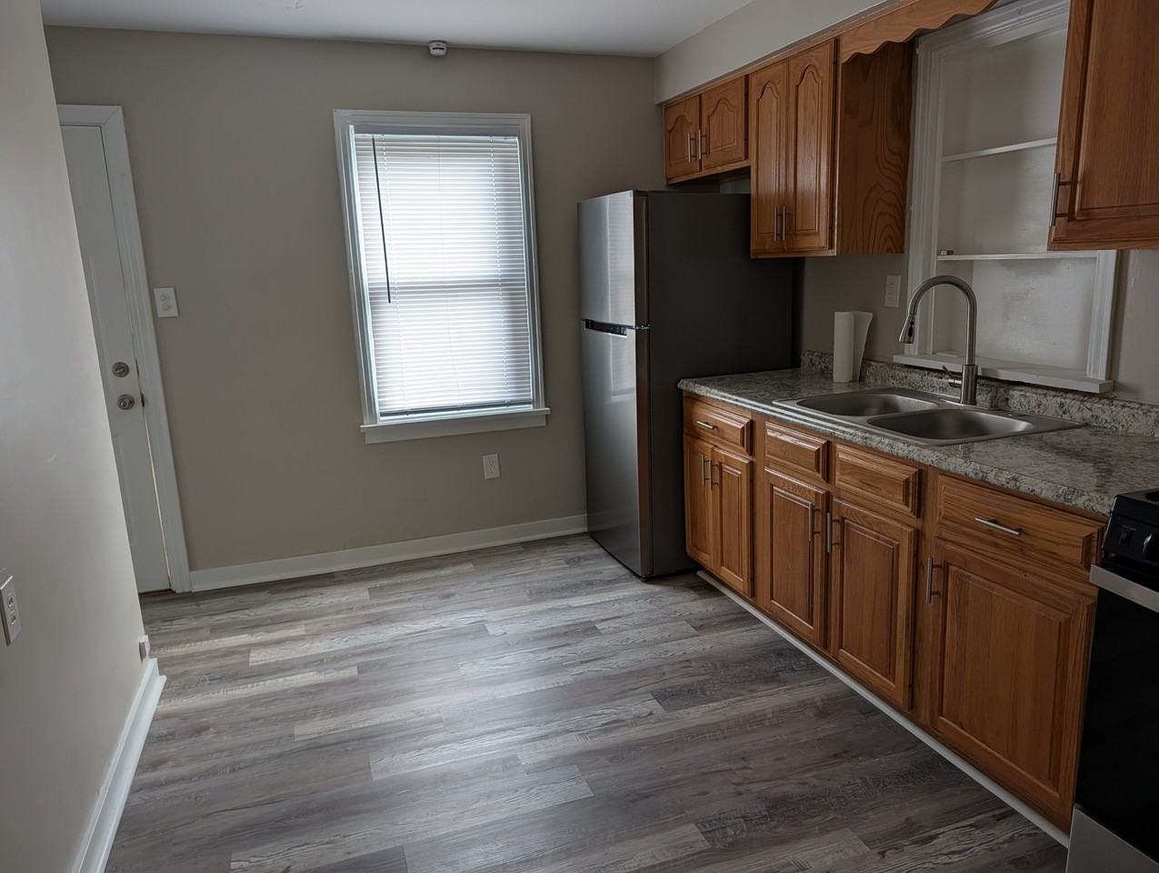523 Orchard St - Photo 4 of 14