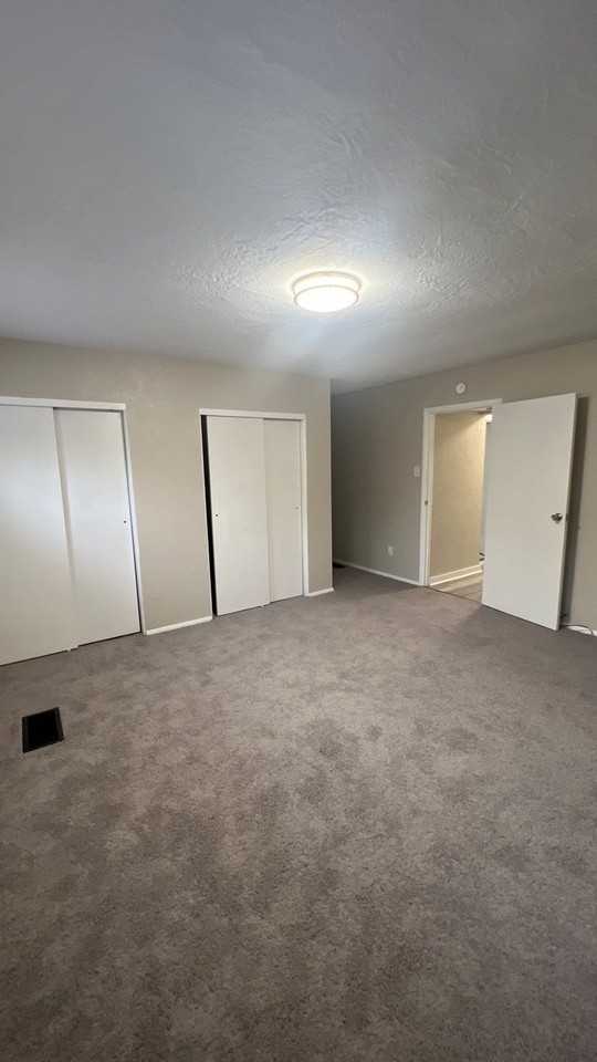 523 Orchard St - Photo 6 of 14