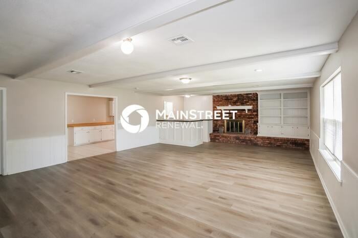 3104 Saint John Ave - Photo 2 of 16