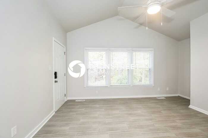 3800 King Edward Ct - Photo 5 of 17