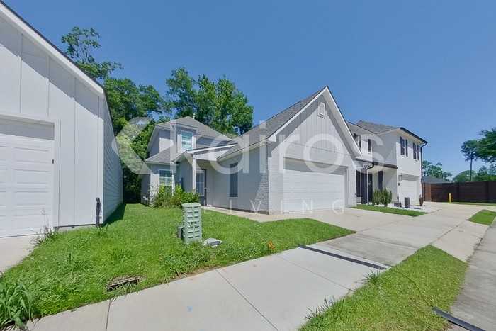6410 Roux Dr - Photo 2 of 25