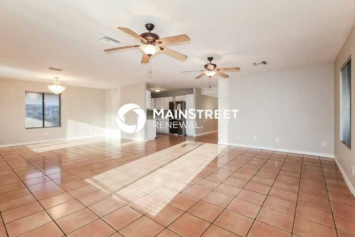 11635 N 83rd Ave - Photo 4 of 16