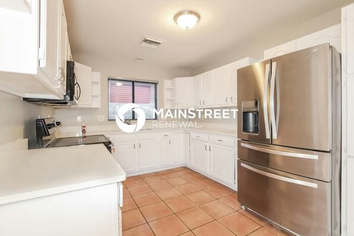 11635 N 83rd Ave - Photo 7 of 16