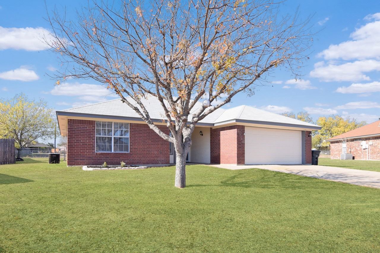 4119 Teal Dr - Photo 3 of 17