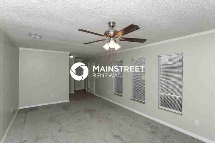 907 Algardi St Se - Photo 5 of 16