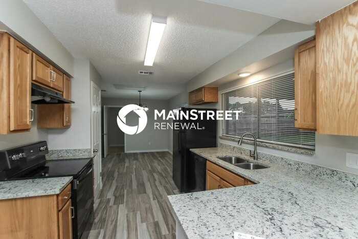 907 Algardi St Se - Photo 7 of 16