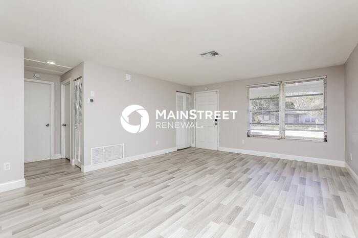 2261 Conway Dr - Photo 3 of 16
