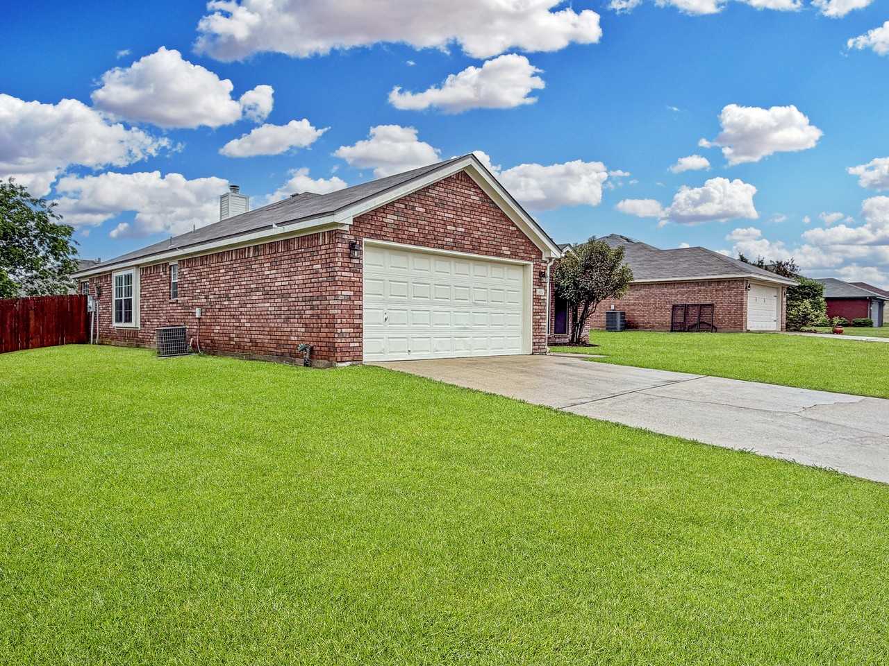 4310 Esta Lee Ave - Photo 3 of 21