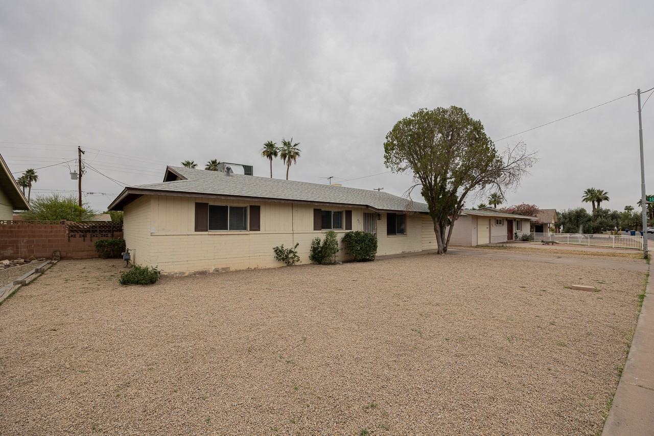 427 E Malibu Dr - Photo 3 of 22