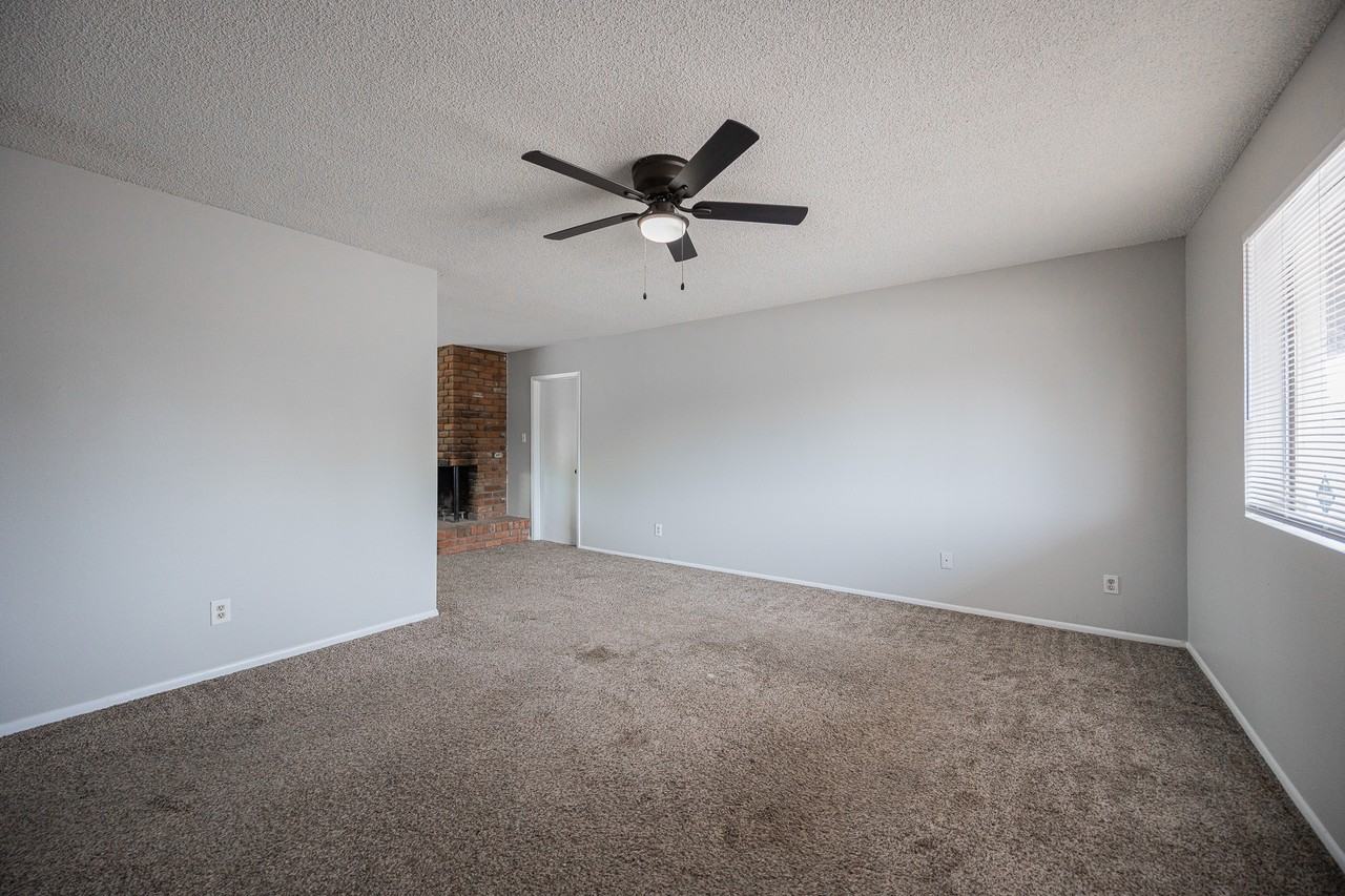 427 E Malibu Dr - Photo 4 of 22