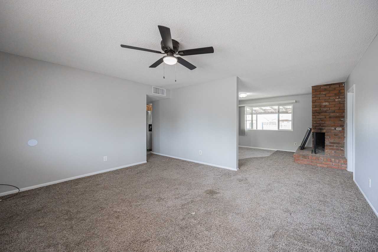 427 E Malibu Dr - Photo 5 of 22
