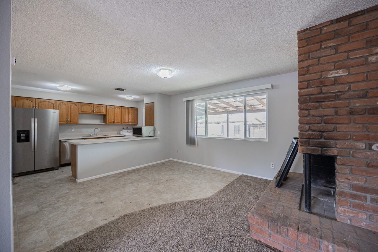 427 E Malibu Dr - Photo 7 of 22