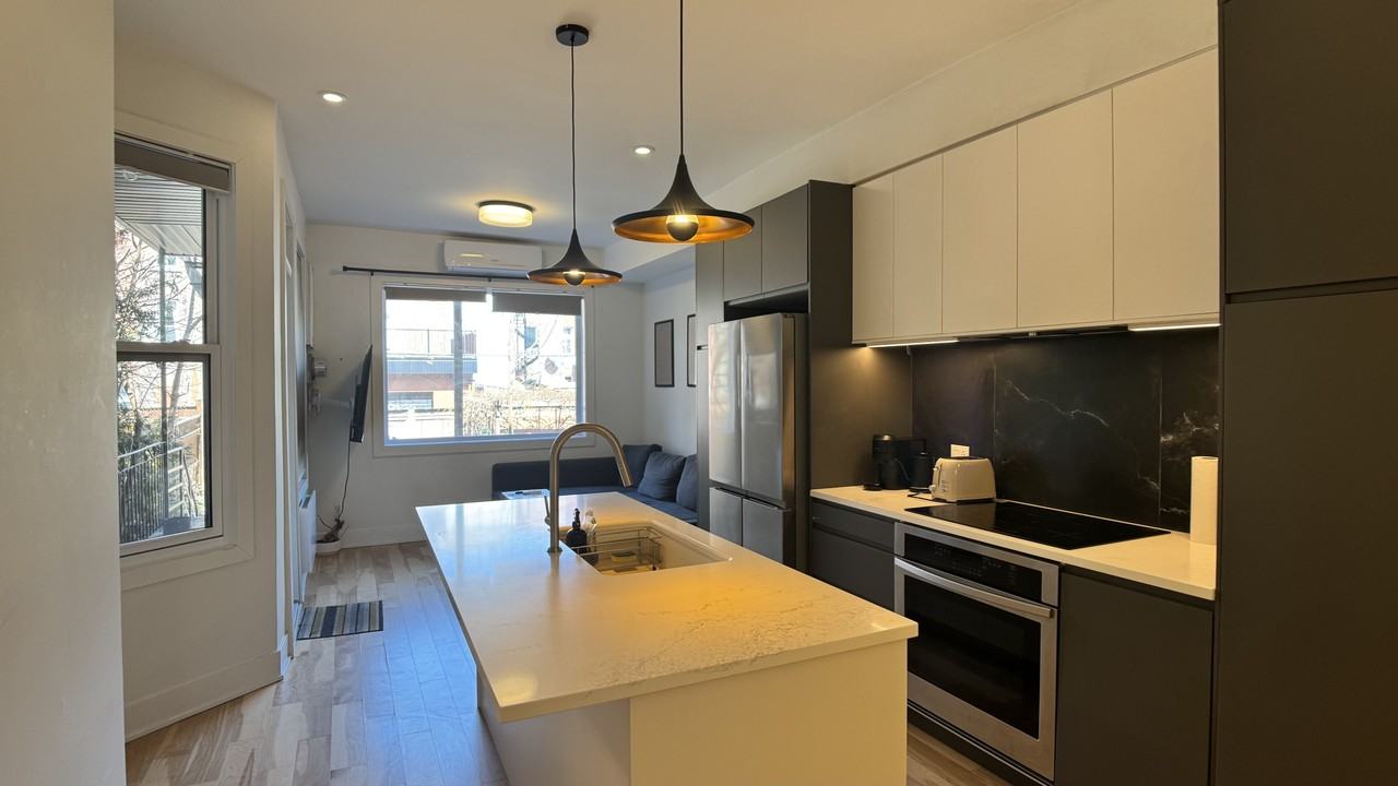 4603 Avenue de l'Esplanade - Photo 2 of 27