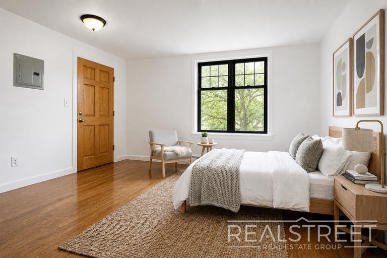 1779 Fulton St #2B - Photo 3 of 4