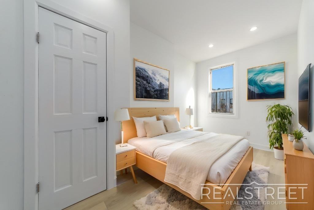 426 Chauncey St #2 - Photo 4 of 9