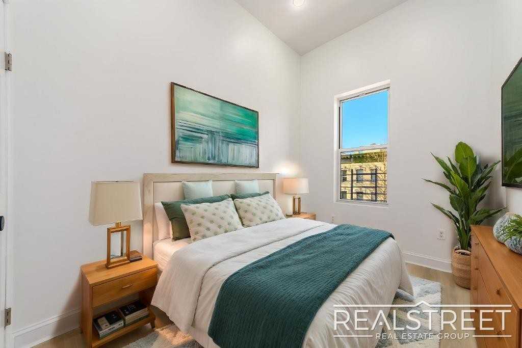 426 Chauncey St #2 - Photo 5 of 9