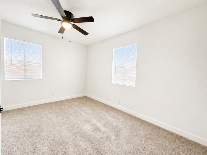 38368 16th St E - Photo 4 of 9