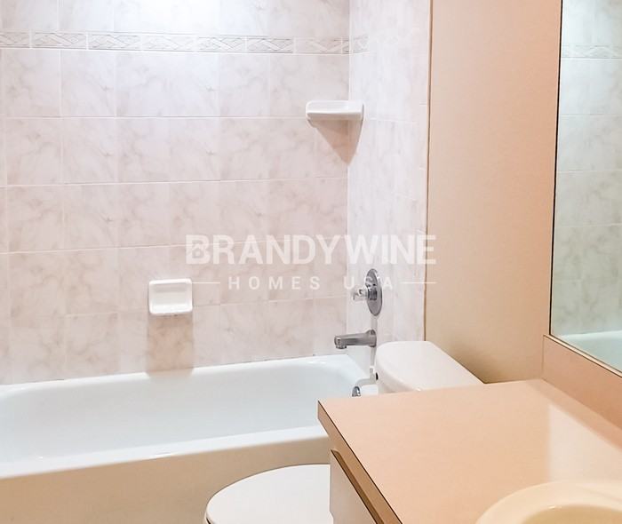 8810 N Orangeview Ave - Photo 6 of 13