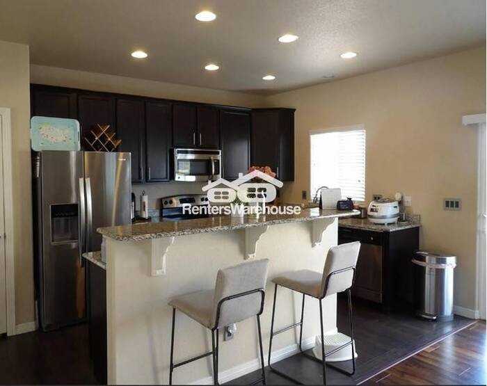 6422 Stingray Ln - Photo 6 of 23