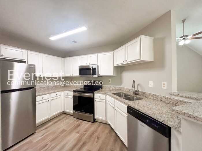 1011 Painted Desert Ln - Photo 7 of 24