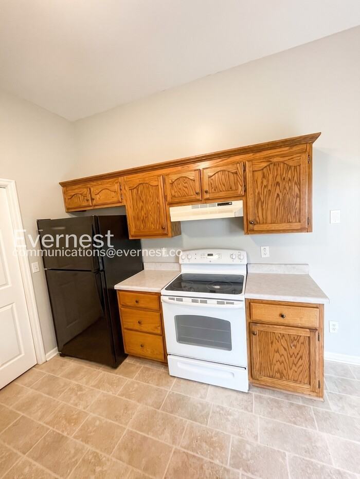 901 Avery Green Ct - Photo 5 of 16