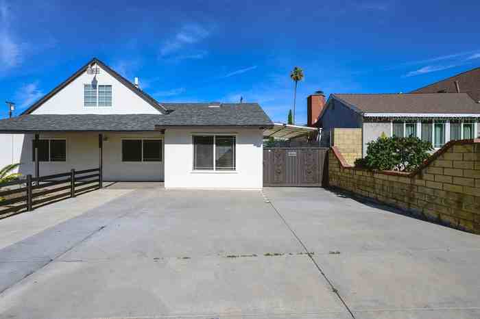 16729 Doublegrove St - Photo 3 of 50