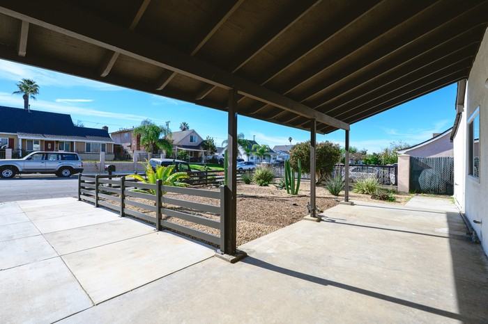 16729 Doublegrove St - Photo 4 of 50