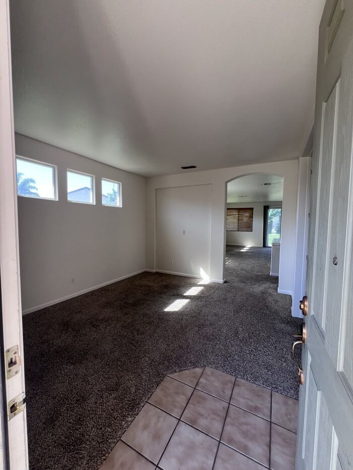 5016 Cleveland Bay Way - Photo 2 of 17