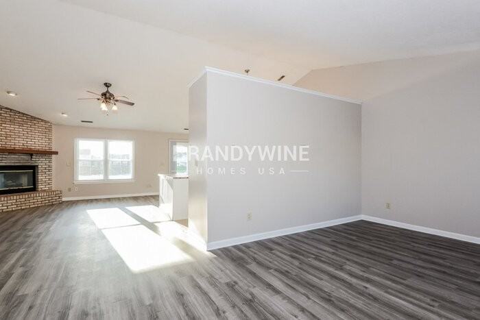 1932 Herford Dr - Photo 3 of 20