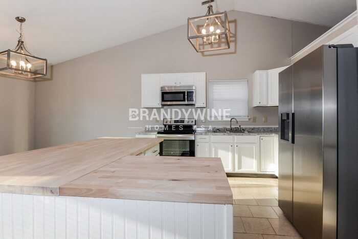1932 Herford Dr - Photo 5 of 20