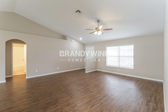 6272 Layton Ave - Photo 5 of 21