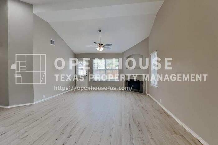 6011 Baldwin Elm St - Photo 4 of 20