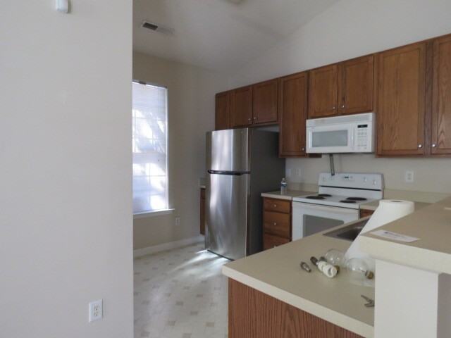 936 Cinnamon Dr - Photo 7 of 13