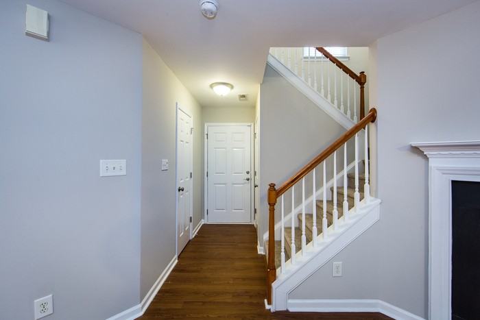 10420 Haddington Dr Nw - Photo 2 of 40