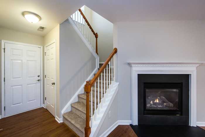 10420 Haddington Dr Nw - Photo 3 of 40