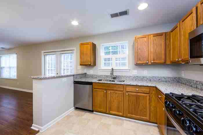10420 Haddington Dr Nw - Photo 5 of 40