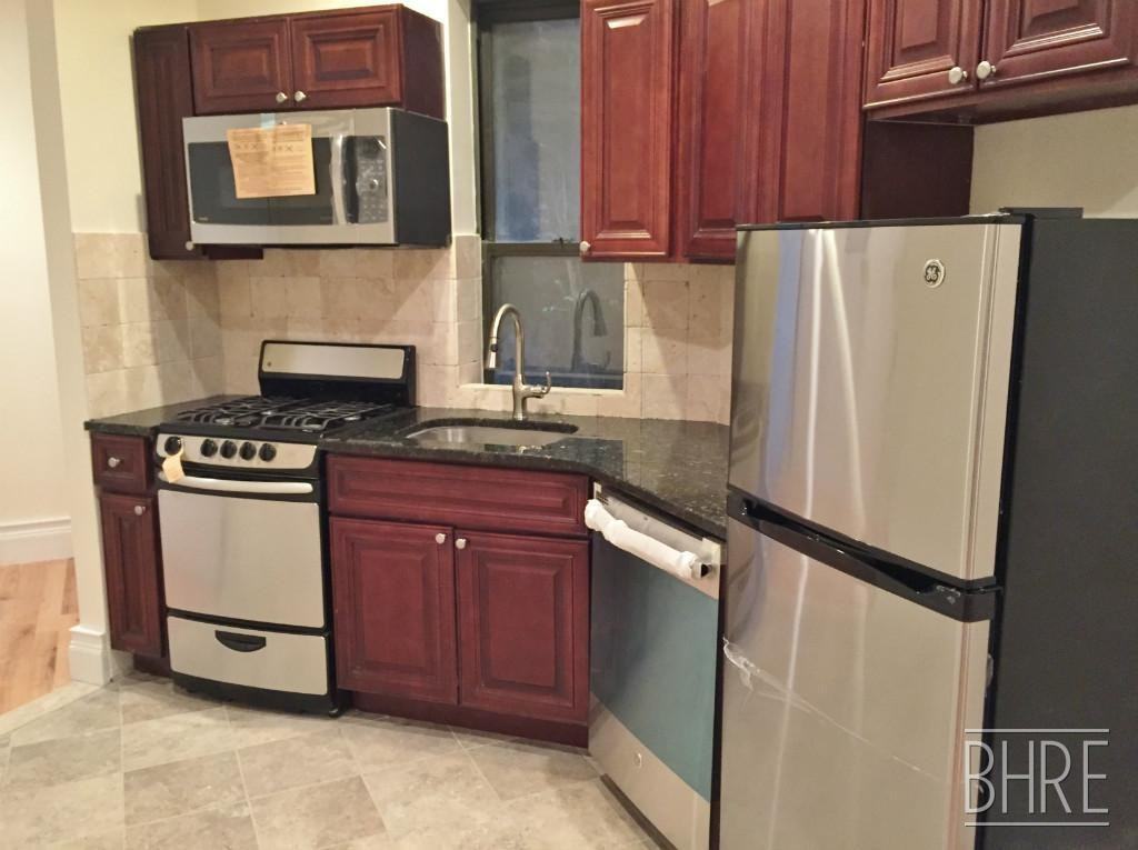 42 Hicks St #1N - Photo 6 of 11