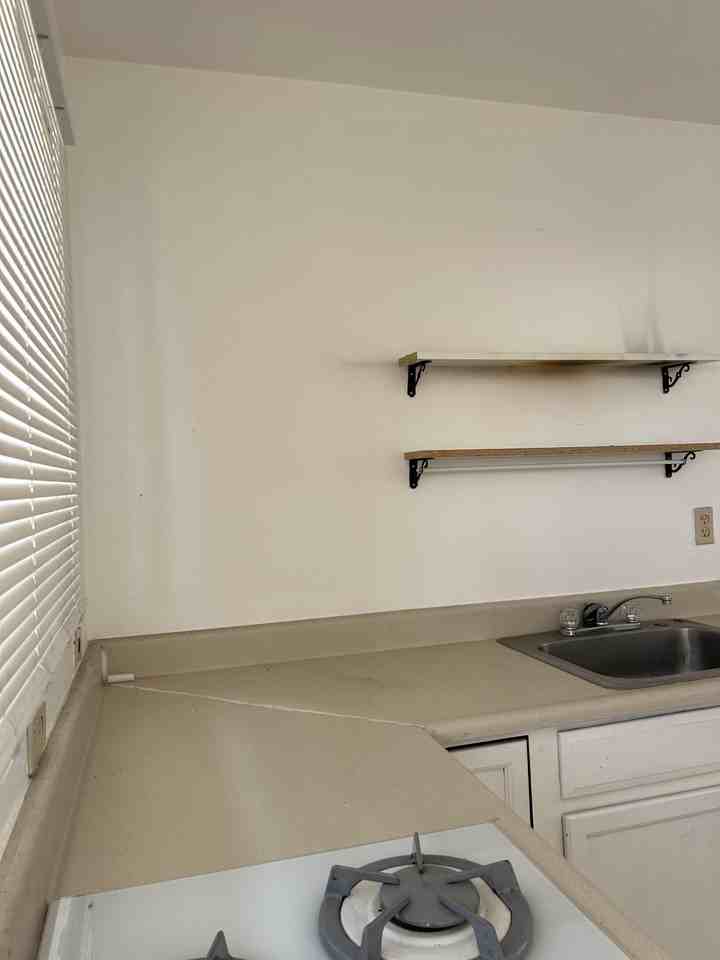 1217 W Wabash St #3 - Photo 3 of 7
